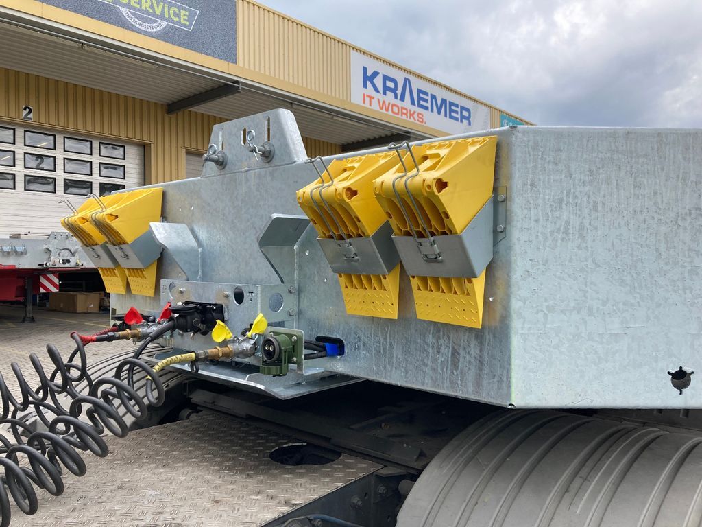 Faymonville MAX Trailer 4-Achs-Tele-Semi mit hydr. Rampen - Semirimorchio pianale ribassato: foto 3 Faymonville MAX Trailer 4-Achs-Tele-Semi mit hydr. Rampen - Semirimorchio pianale ribassato: foto 3