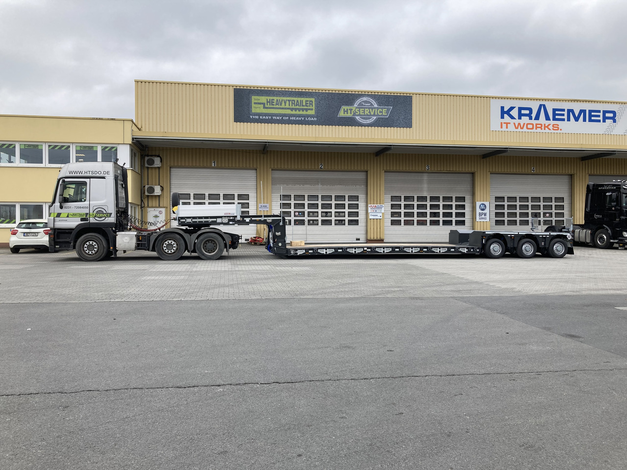 MAX Trailer 3-Achs-Tiefbett mit Pendelachsen - Semirimorchio pianale ribassato: foto 2 MAX Trailer 3-Achs-Tiefbett mit Pendelachsen - Semirimorchio pianale ribassato: foto 2