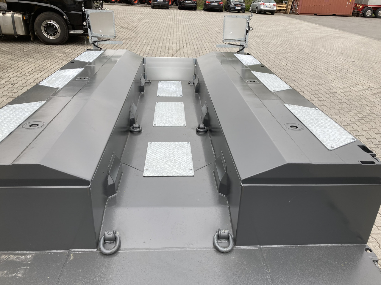 MAX Trailer 3-Achs-Tiefbett mit Pendelachsen - Semirimorchio pianale ribassato: foto 3 MAX Trailer 3-Achs-Tiefbett mit Pendelachsen - Semirimorchio pianale ribassato: foto 3