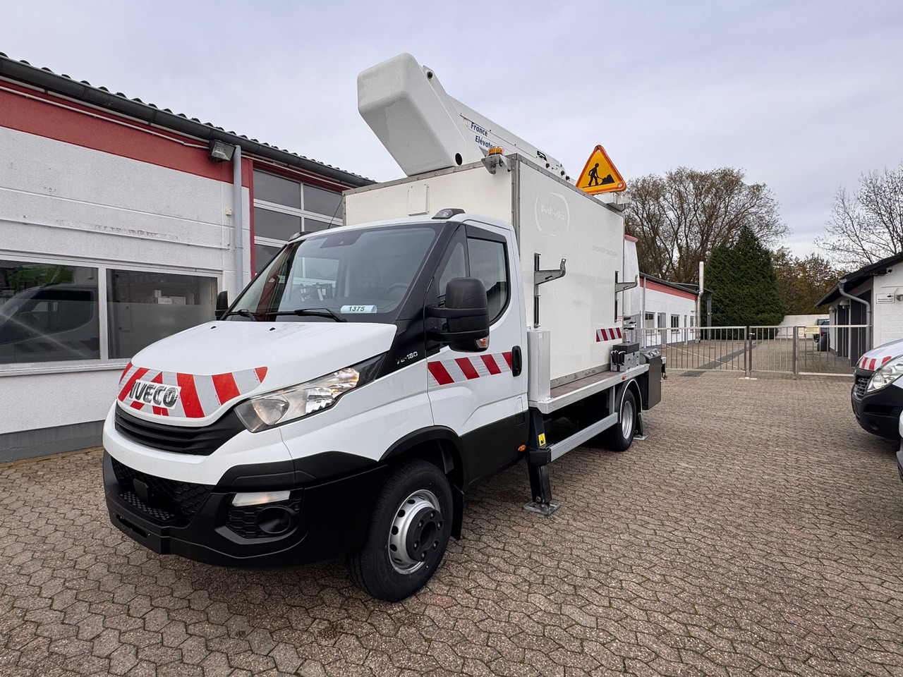 IVECO Daily 70C18 Hubarbeitsbühne Steiger France Elevateur 172 CPL EURO 6C - Piattaforma autocarrata: foto 1 IVECO Daily 70C18 Hubarbeitsbühne Steiger France Elevateur 172 CPL EURO 6C - Piattaforma autocarrata: foto 1