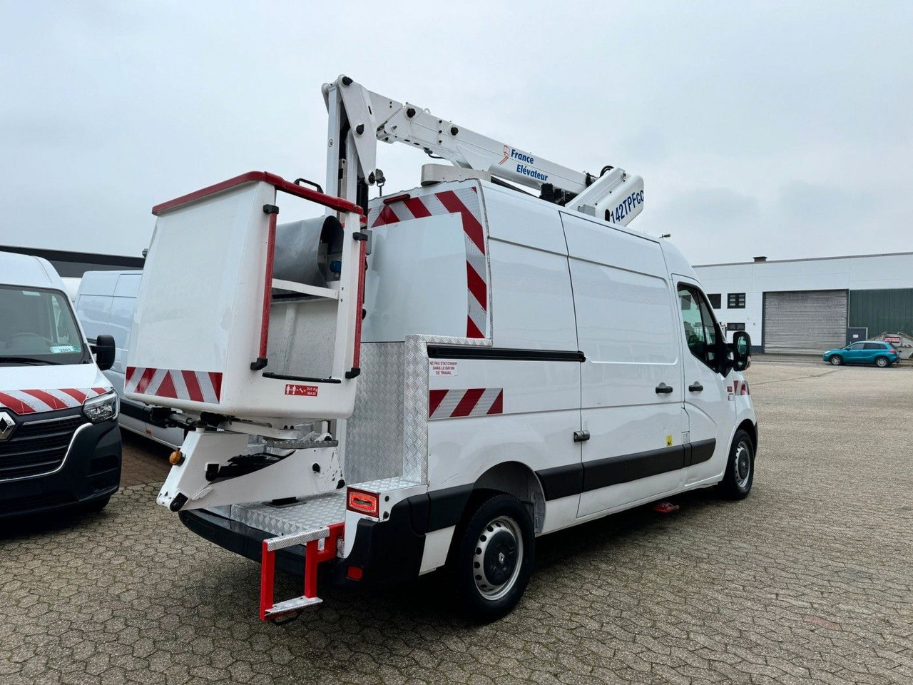 Renault Master Steiger France Elévateur 142 TPFcc - Piattaforma autocarrata: foto 4 Renault Master Steiger France Elévateur 142 TPFcc - Piattaforma autocarrata: foto 4