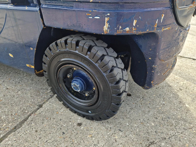 Carrello elevatore diesel Caterpillar DP25K met breed vorkenbord: foto 13
