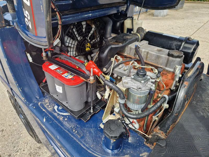 Caterpillar DP25K met breed vorkenbord - Carrello elevatore diesel: foto 5 Caterpillar DP25K met breed vorkenbord - Carrello elevatore diesel: foto 5