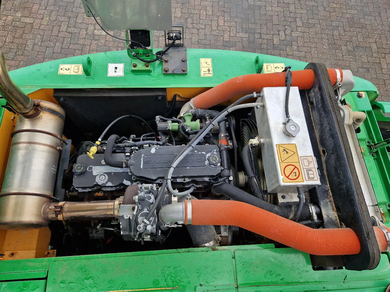 Hyundai Robex 160W-9A met 6-cilinder Cummins motor - Escavatore gommato: foto 5 Hyundai Robex 160W-9A met 6-cilinder Cummins motor - Escavatore gommato: foto 5