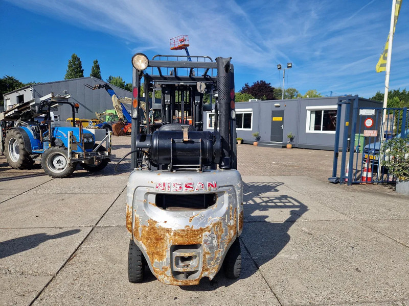 Nissan 1800 kg. LPG met keuring - Carrello elevatore a gas: foto 4 Nissan 1800 kg. LPG met keuring - Carrello elevatore a gas: foto 4