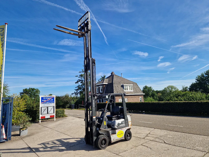 Nissan 1800 kg. LPG met keuring - Carrello elevatore a gas: foto 2 Nissan 1800 kg. LPG met keuring - Carrello elevatore a gas: foto 2