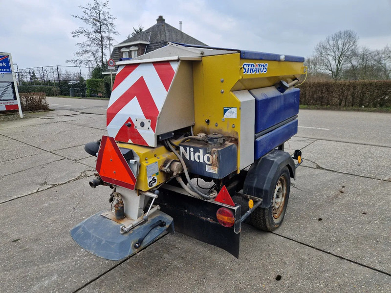 Onbekend Nido Stratos B08-15 nat zoutstrooier zo uit het werk - Spargisale: foto 4 Onbekend Nido Stratos B08-15 nat zoutstrooier zo uit het werk - Spargisale: foto 4