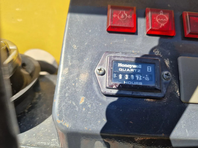 Dumper Yanmar C12R-B 3-zijdig kiepend: foto 9