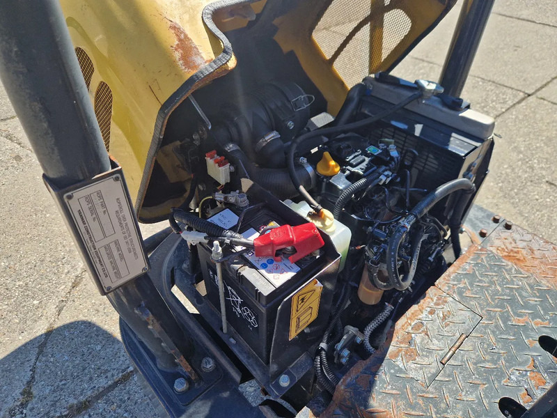 Yanmar C12R-B 3-zijdig kiepend - Dumper: foto 5 Yanmar C12R-B 3-zijdig kiepend - Dumper: foto 5