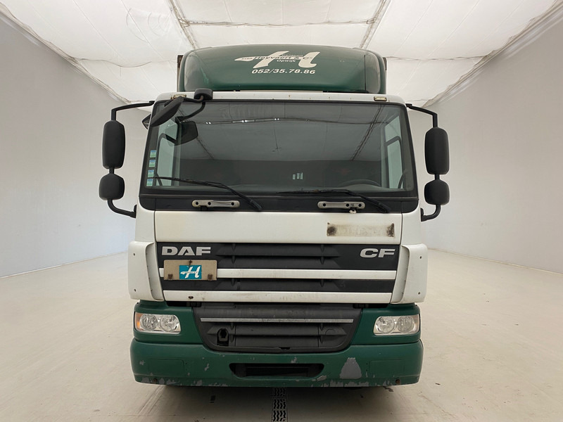 DAF CF75.250 - damaged engine - Autocarro furgonato: foto 2 DAF CF75.250 - damaged engine - Autocarro furgonato: foto 2