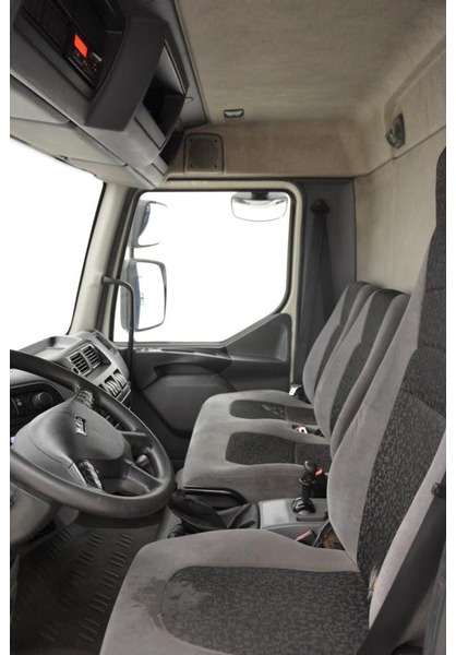 Foto d'interni 2: Autocarro con pianale/ Cassone fisso DAF LF45.160 Foto d'interni 2: Autocarro con pianale/ Cassone fisso DAF LF45.160