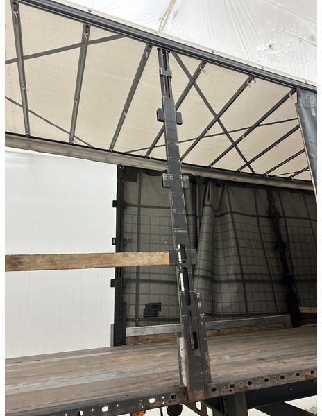 Kögel Tautliner - Semirimorchio centinato: foto 5 Kögel Tautliner - Semirimorchio centinato: foto 5