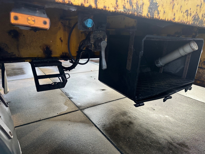 LAG Plateau - Semirimorchio cassonato/ Pianale: foto 3 LAG Plateau - Semirimorchio cassonato/ Pianale: foto 3