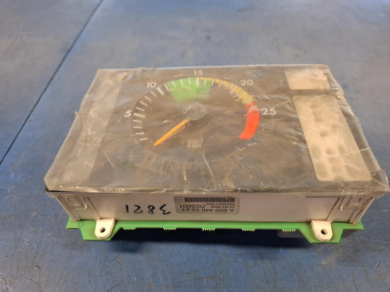 Mercedes-Benz A0004465521 Toerenteller A0004465521 - Cruscotto per Camion: foto 2 Mercedes-Benz A0004465521 Toerenteller A0004465521 - Cruscotto per Camion: foto 2