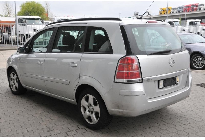 Opel Zafira - Autovettura: foto 4 Opel Zafira - Autovettura: foto 4