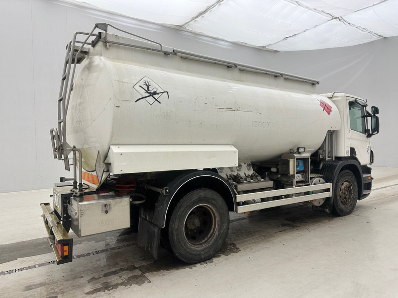 Camion cisterna Scania P230: foto 6