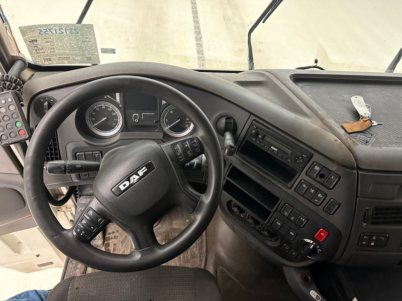 Trattore stradale DAF XF 460 Space Cab: foto 11