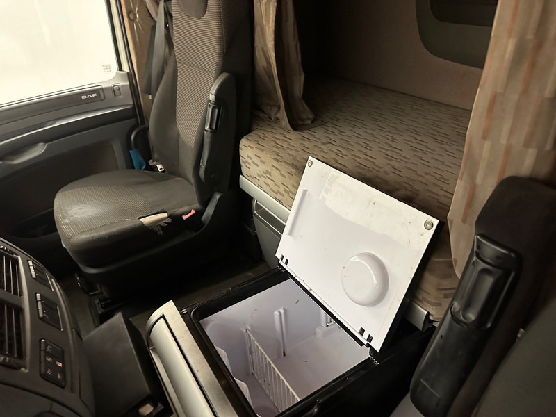 Trattore stradale DAF XF 460 Space Cab: foto 12