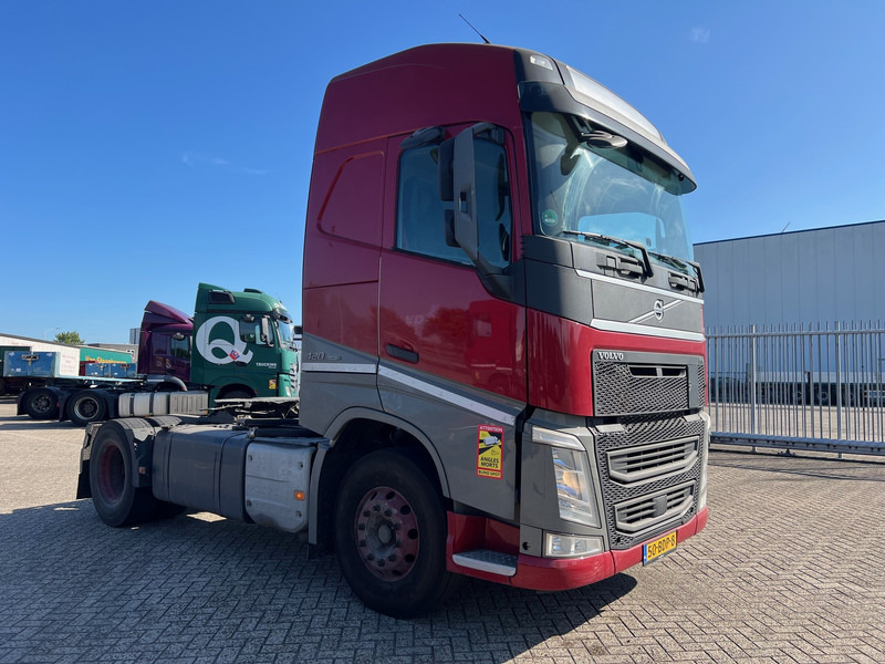 Volvo FH13.420 Globetrotter - ADR - Trattore stradale: foto 3 Volvo FH13.420 Globetrotter - ADR - Trattore stradale: foto 3