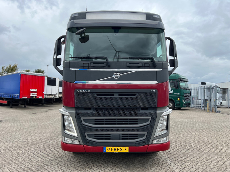 Volvo FH13.420 Globetrotter - ADR - Trattore stradale: foto 2 Volvo FH13.420 Globetrotter - ADR - Trattore stradale: foto 2