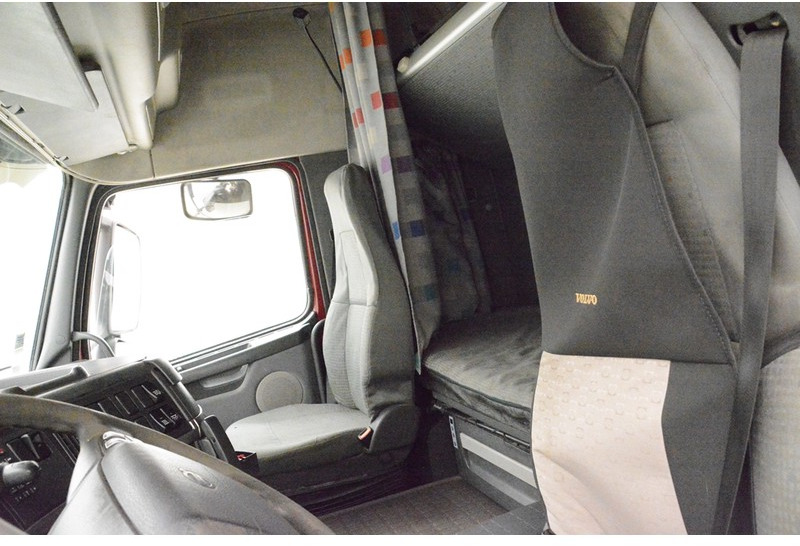 Autocarro con pianale/ Cassone fisso Volvo FH12.460 Globetrotter: foto 8 Autocarro con pianale/ Cassone fisso Volvo FH12.460 Globetrotter: foto 8