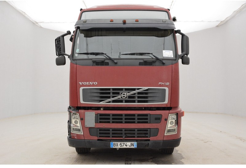 Volvo FH12.460 Globetrotter - Autocarro con pianale/ Cassone fisso: foto 2 Volvo FH12.460 Globetrotter - Autocarro con pianale/ Cassone fisso: foto 2