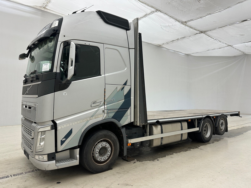 Volvo FH500 Globetrotter 6x2 - Autocarro con pianale/ Cassone fisso: foto 1 Volvo FH500 Globetrotter 6x2 - Autocarro con pianale/ Cassone fisso: foto 1