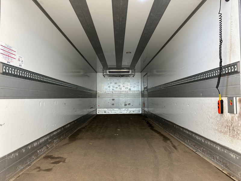 Volvo FL 210 - Autocarro frigorifero: foto 5 Volvo FL 210 - Autocarro frigorifero: foto 5