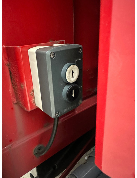 Volvo FL 220 - Camion centinato: foto 5 Volvo FL 220 - Camion centinato: foto 5