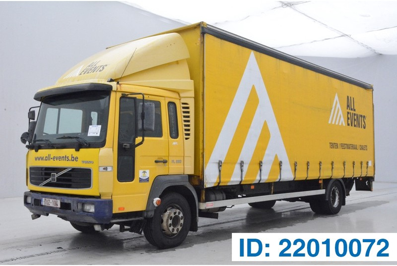 Volvo FL 220 - Camion centinato: foto 1 Volvo FL 220 - Camion centinato: foto 1