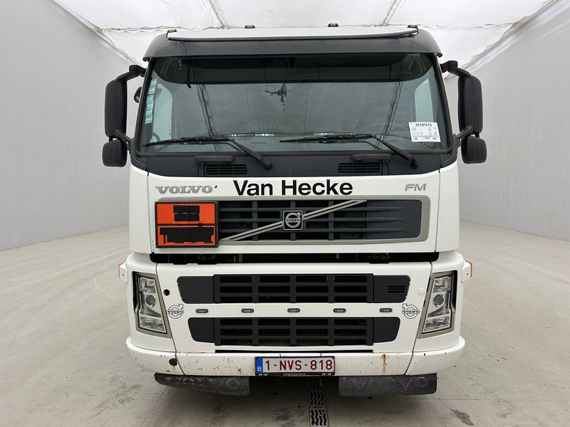 Volvo FM 300 - 6x2 - Camion cisterna: foto 2 Volvo FM 300 - 6x2 - Camion cisterna: foto 2