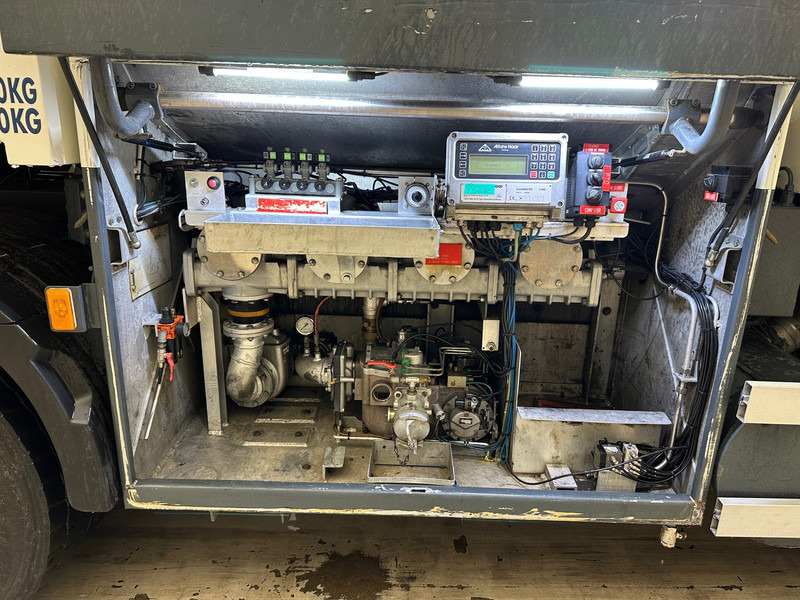 Volvo FM 360 - 6x2 - Camion cisterna: foto 5 Volvo FM 360 - 6x2 - Camion cisterna: foto 5