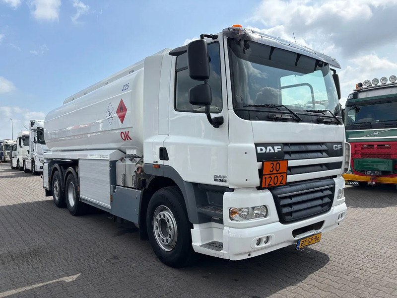 DAF CF 85.360 6X2 Euro 5 21300 Liter Fueltank - Camion cisterna: foto 2 DAF CF 85.360 6X2 Euro 5 21300 Liter Fueltank - Camion cisterna: foto 2