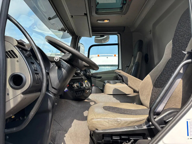 DAF CF 85.360 6X2 Euro 5 21300 Liter Fueltank - Camion cisterna: foto 5 DAF CF 85.360 6X2 Euro 5 21300 Liter Fueltank - Camion cisterna: foto 5