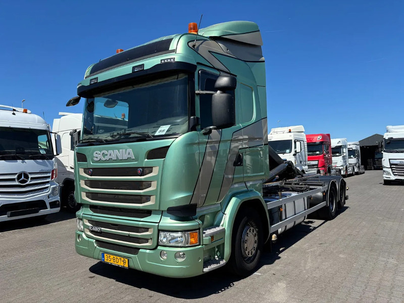 Scania R490 6x2 Euro 6 Retarder VDL Hooklift - Camion con sistema di cavi: foto 1 Scania R490 6x2 Euro 6 Retarder VDL Hooklift - Camion con sistema di cavi: foto 1