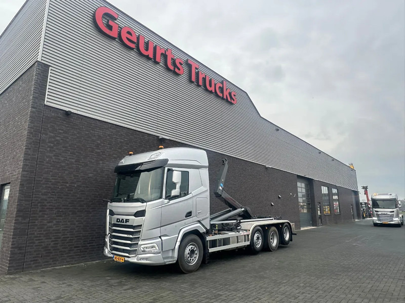 DAF XF 530 8X2 TRIPLE VDL S-30-6700 HAAKARMSYSTEEM/ABROLLKIPPER/HOOKLIFT/NIEUW/NEW - Autocarro scarrabile: foto 2 DAF XF 530 8X2 TRIPLE VDL S-30-6700 HAAKARMSYSTEEM/ABROLLKIPPER/HOOKLIFT/NIEUW/NEW - Autocarro scarrabile: foto 2