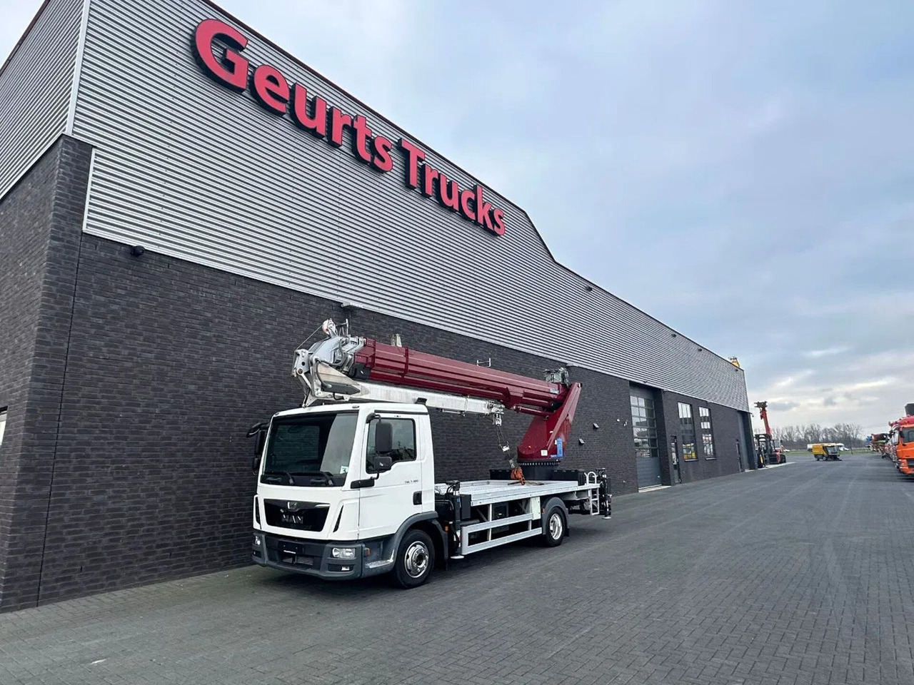 MAN TGL 7.180 4X2 BB BOCKER AK37/4000 + JIB MONTAGEK - Autogru: foto 3 MAN TGL 7.180 4X2 BB BOCKER AK37/4000 + JIB MONTAGEK - Autogru: foto 3