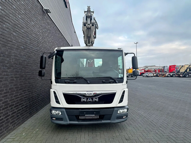 Camion con gru MAN TGL 7.180 4X2 BB BOCKER AK37/4000 + JIB MONTAGEKRAN/DACHDECKERKRAN/ROOFCRANE/KRAAN/KRAN/GRUA: foto 8