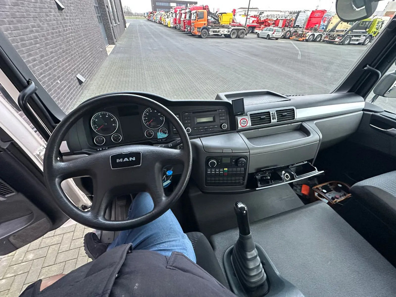 Camion con gru MAN TGL 7.180 4X2 BB BOCKER AK37/4000 + JIB MONTAGEKRAN/DACHDECKERKRAN/ROOFCRANE/KRAAN/KRAN/GRUA: foto 20