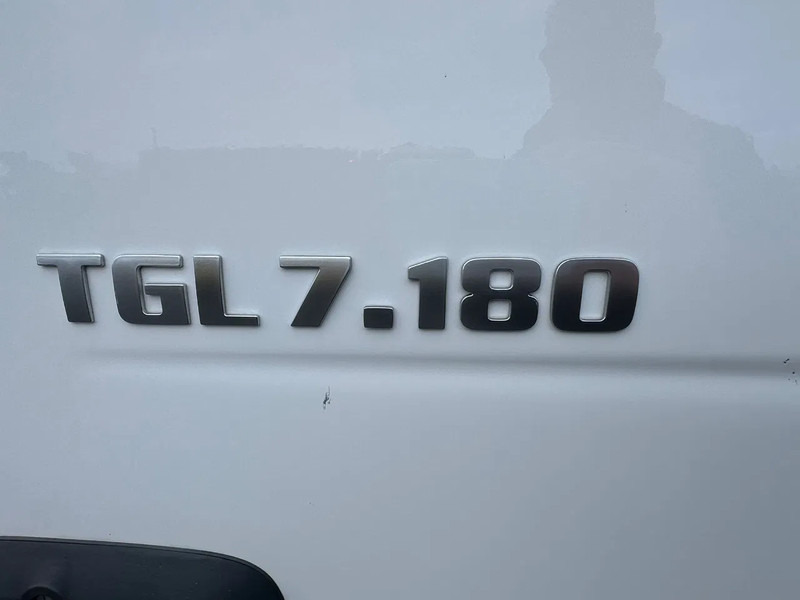 Camion con gru MAN TGL 7.180 4X2 BB BOCKER AK37/4000 + JIB MONTAGEKRAN/DACHDECKERKRAN/ROOFCRANE/KRAAN/KRAN/GRUA: foto 10