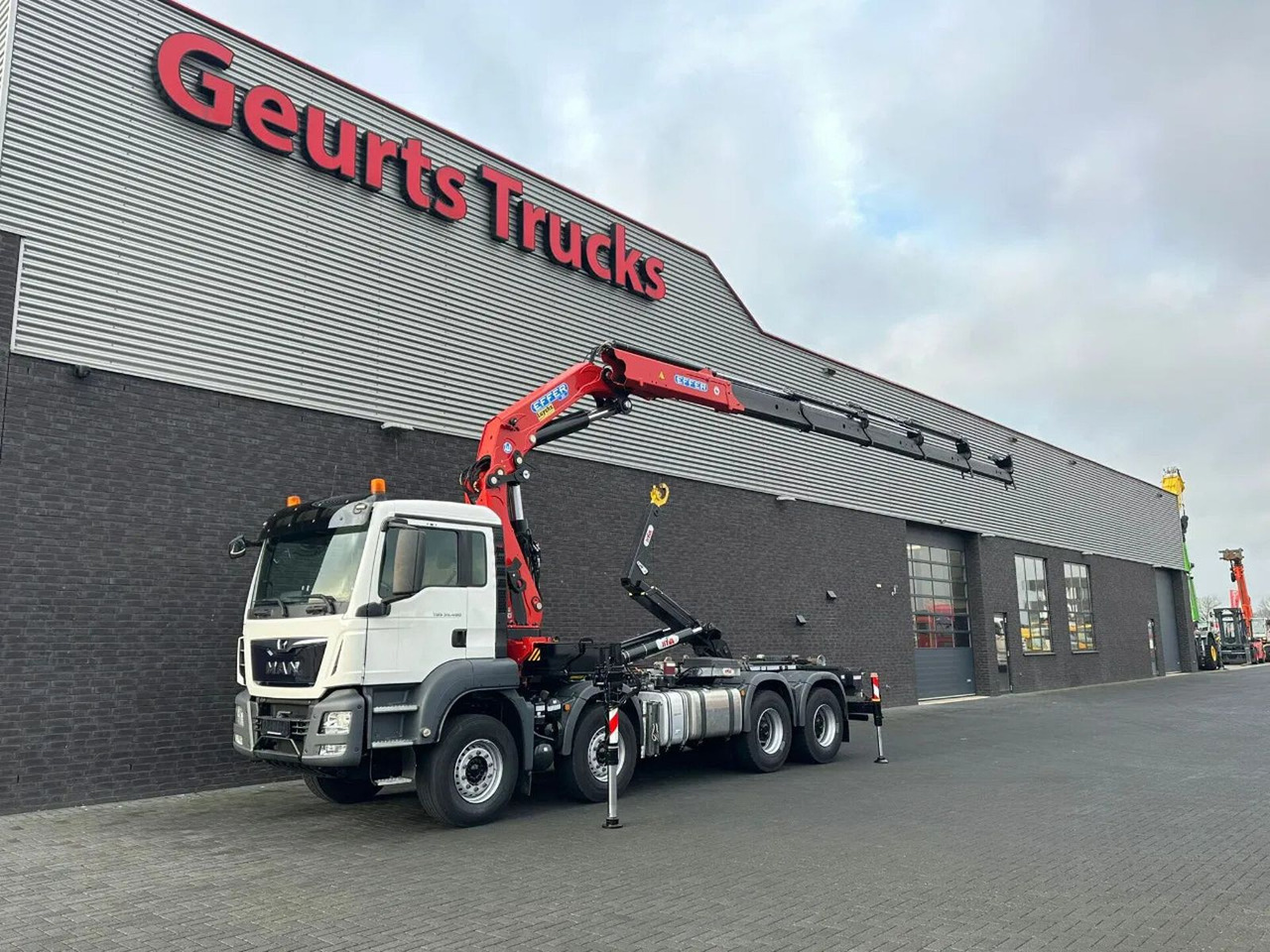 MAN TGS 35.460 8X4 BL+ HYVA 18.55.S HAAKARMSYSTEEM E - Autocarro scarrabile, Camion con gru: foto 2 MAN TGS 35.460 8X4 BL+ HYVA 18.55.S HAAKARMSYSTEEM E - Autocarro scarrabile, Camion con gru: foto 2