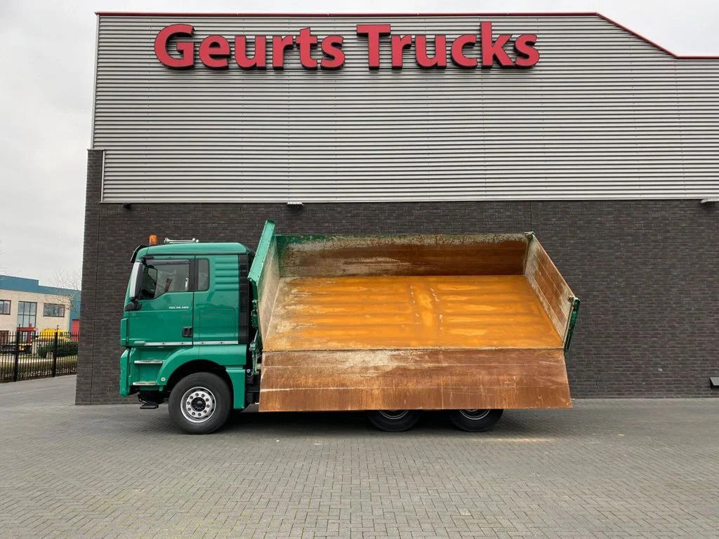 MAN TGX 26.560 6X4 BB + 3 ZIJDIGE KIPPER/TIPPER BORD - Autocarro ribaltabile: foto 2 MAN TGX 26.560 6X4 BB + 3 ZIJDIGE KIPPER/TIPPER BORD - Autocarro ribaltabile: foto 2