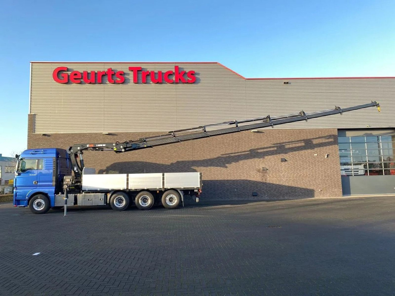 MAN TGX 35.500 8X4 TRIDEM + HIAB X-HIPRO 302 E-7 KRA - Camion con gru: foto 2 MAN TGX 35.500 8X4 TRIDEM + HIAB X-HIPRO 302 E-7 KRA - Camion con gru: foto 2