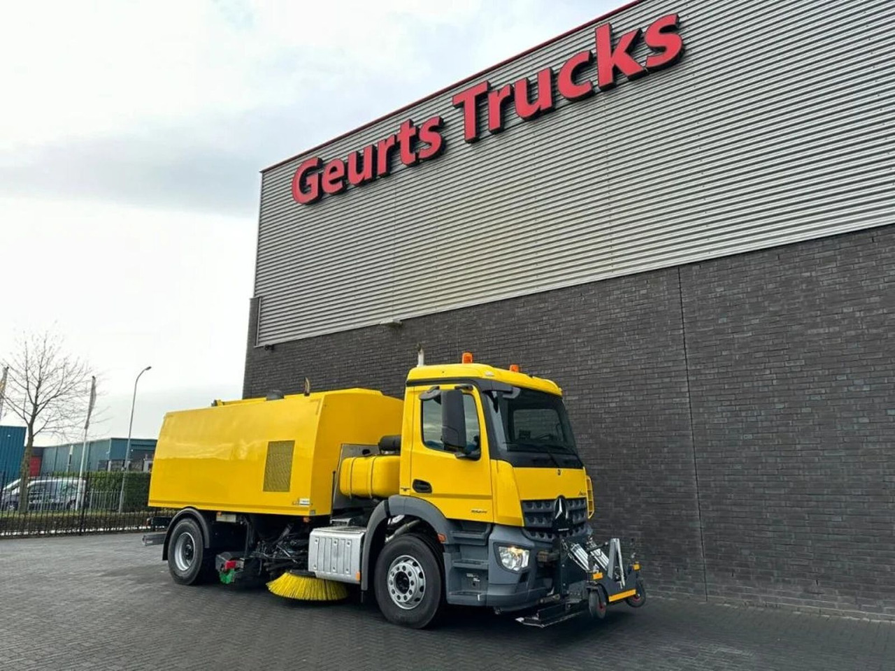 Mercedes-Benz Arocs 1824 4X2 BEAM A9000 SWEEPING TRUCK/ KEHRMA - Spazzatrice stradale: foto 5 Mercedes-Benz Arocs 1824 4X2 BEAM A9000 SWEEPING TRUCK/ KEHRMA - Spazzatrice stradale: foto 5
