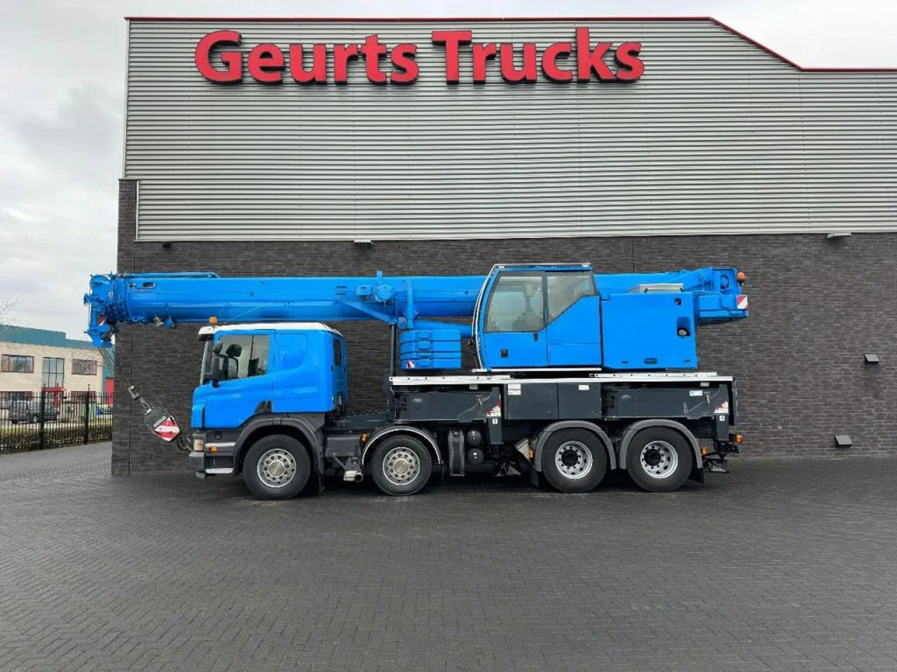Scania P420 8X4 + LIEBHERR LTF 1045-4.1 KRAAN/KRAN/CRAN - Camion con gru: foto 1 Scania P420 8X4 + LIEBHERR LTF 1045-4.1 KRAAN/KRAN/CRAN - Camion con gru: foto 1