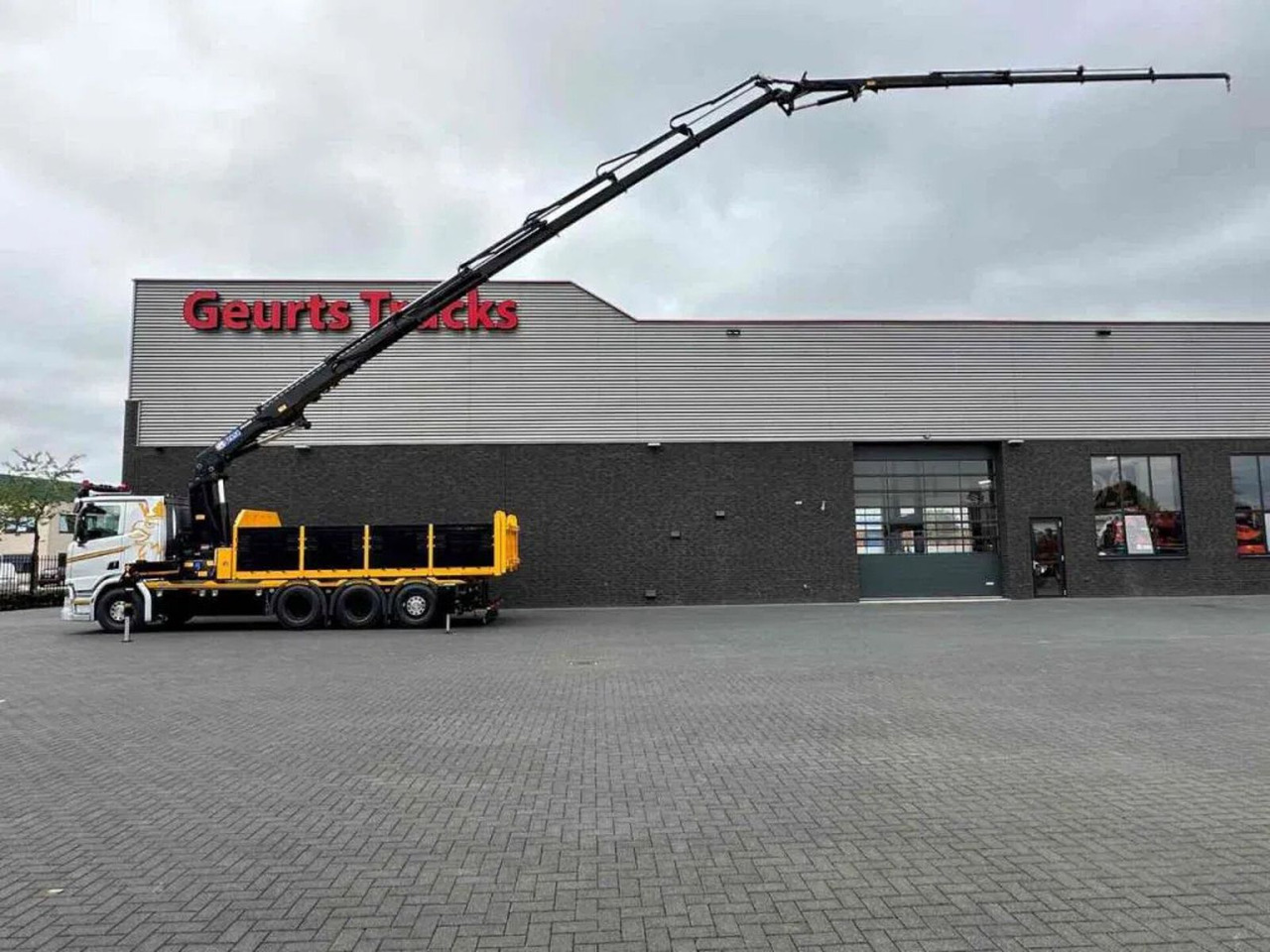 Scania R530 V8 NGS 8X4 TRIDEM MET HYVA 2Z KIPPER + HMF - Autocarro ribaltabile, Camion con gru: foto 2 Scania R530 V8 NGS 8X4 TRIDEM MET HYVA 2Z KIPPER + HMF - Autocarro ribaltabile, Camion con gru: foto 2