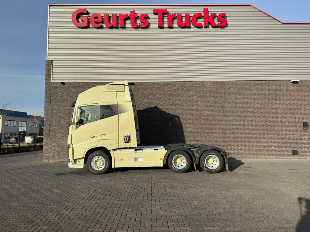 Volvo FH 16.750 6X4 XXL CABINE TREKKER/SZM/TRACTOR - Trattore stradale: foto 1 Volvo FH 16.750 6X4 XXL CABINE TREKKER/SZM/TRACTOR - Trattore stradale: foto 1
