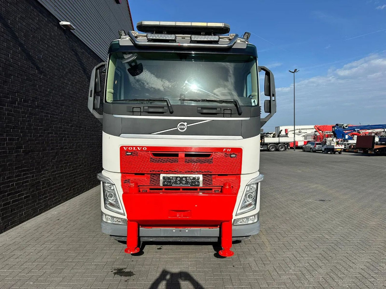 Leasing di  Volvo FH 540 10X4 + FASSI F1650RAL.2.28 + JIB L616L KR Volvo FH 540 10X4 + FASSI F1650RAL.2.28 + JIB L616L KR: foto 14