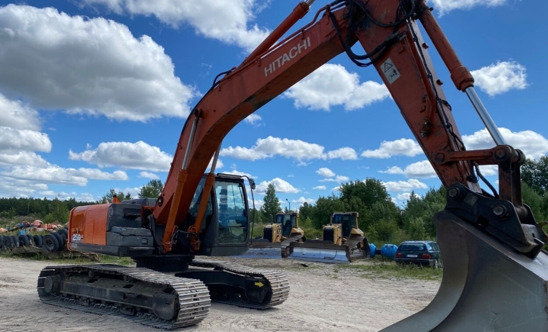 HITACHI ZX 250LC-3 - Escavatore cingolato: foto 4 HITACHI ZX 250LC-3 - Escavatore cingolato: foto 4