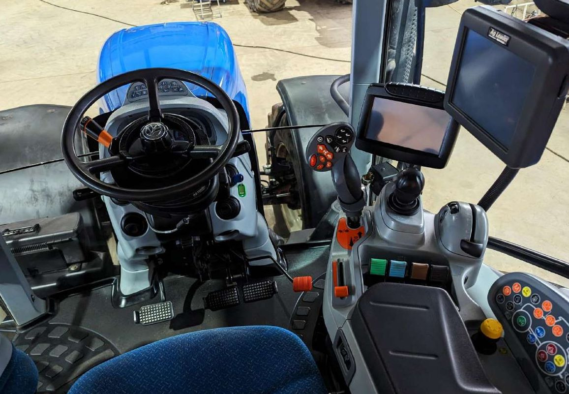 NEW HOLLAND T7.260 - Trattore: foto 3 NEW HOLLAND T7.260 - Trattore: foto 3